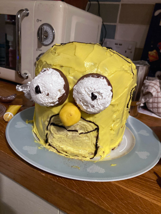 Hilariously horrible cake fail.