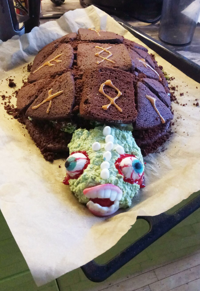 Hilariously horrible cake fail.