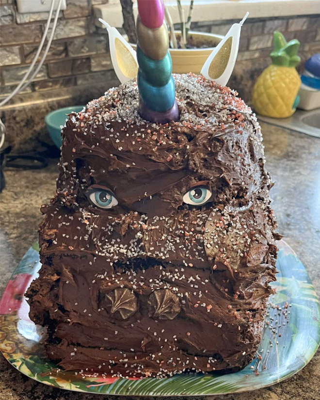 Hilariously horrible cake fail.