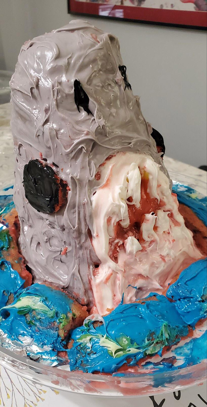 Hilariously horrible cake fail.